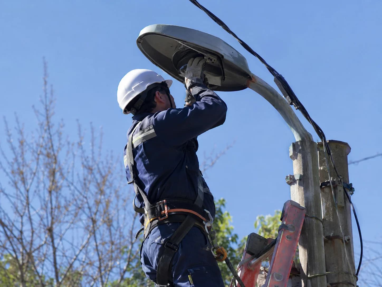 Cómo reclamar cortes de luz a Naturgy