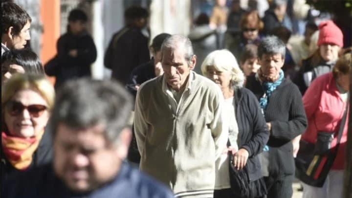 Jubilados y pensionados cobrarán un bono de $70.000 en octubre