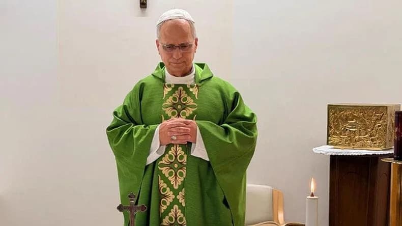 El papa León XIV reapareció luego de la cirugía con un gesto de fe