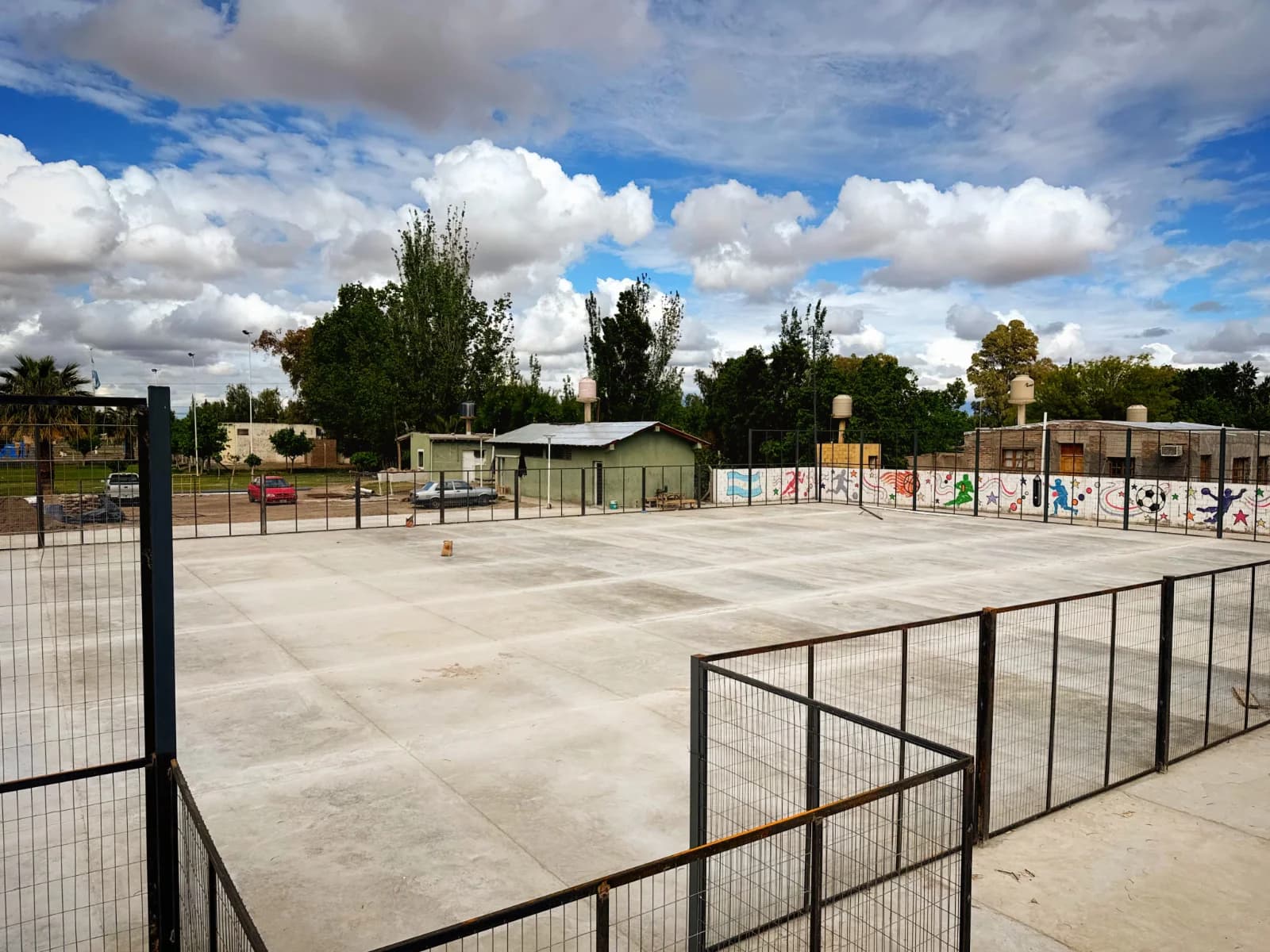 Avanza la construcción del nuevo espacio multideportivo en Las Chacritas: las obras ancanzaron un 70% de ejecución